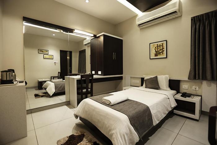 Sree Sakthi Residency Otel Kanchipuram Dış mekan fotoğraf
